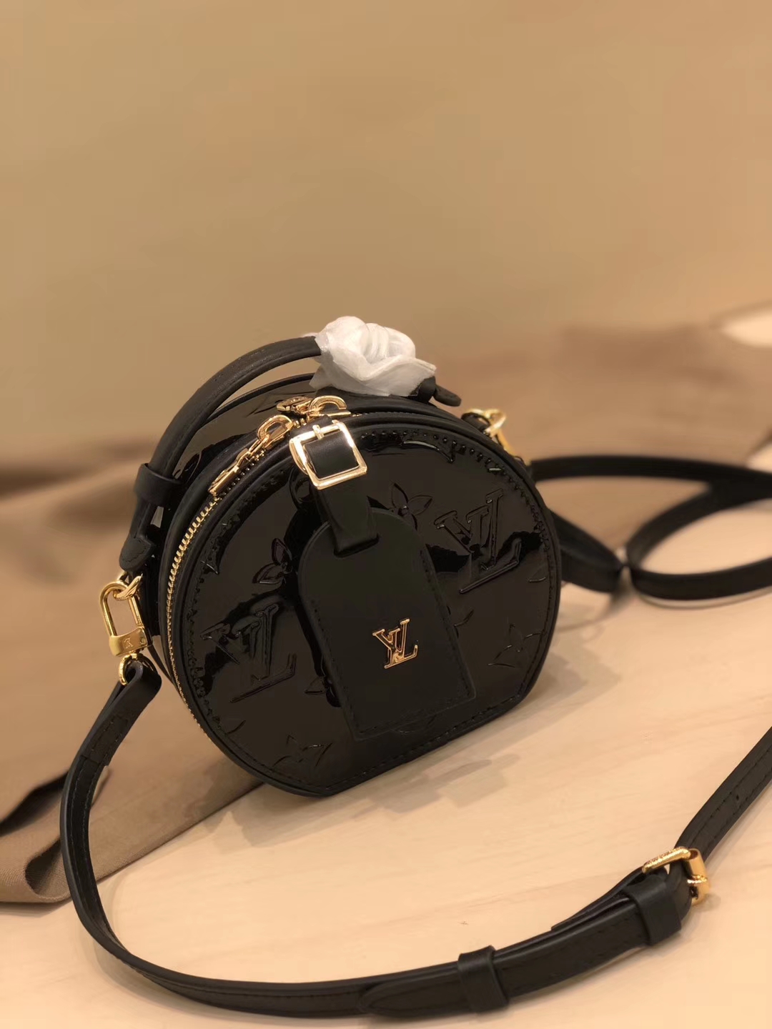 Louis Vuitton Mini Boite Chapeau Shoulder Bag Crossbody Vernis Noir M90469  F/S